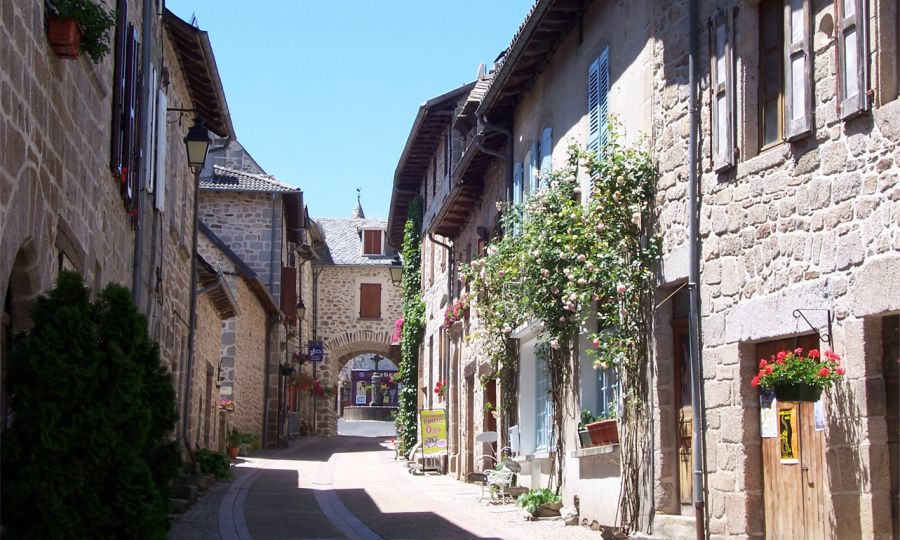 Village de Marcoles Cantal